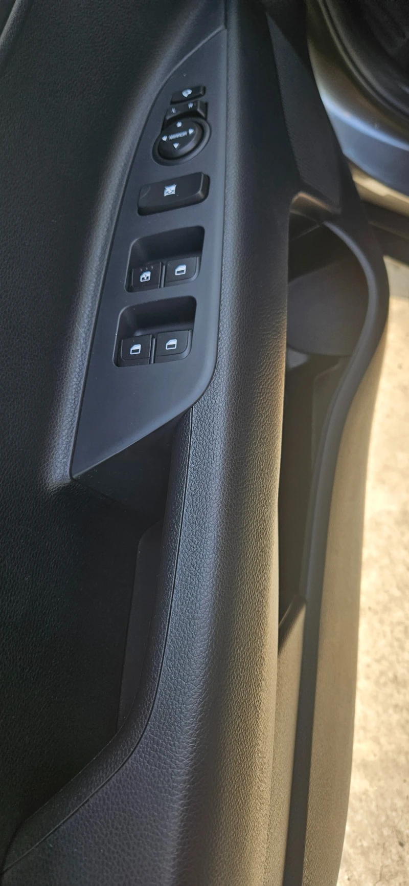 Kia Stonic, снимка 15 - Автомобили и джипове - 52597877