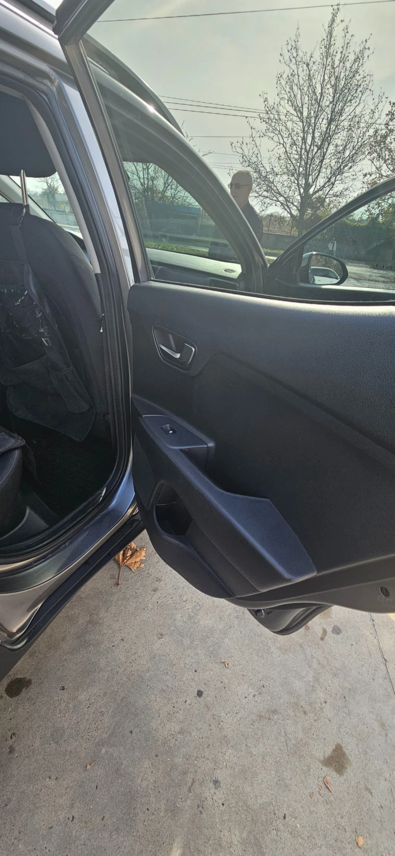 Kia Stonic, снимка 9 - Автомобили и джипове - 52597877