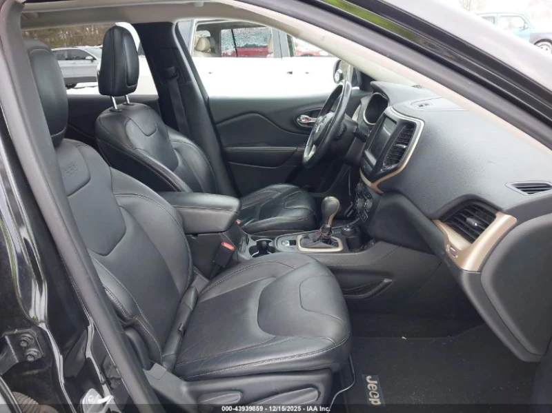 Jeep Cherokee 3.2L V-6 DOHC, 271HP 4X4 Drive, снимка 5 - Автомобили и джипове - 52915363