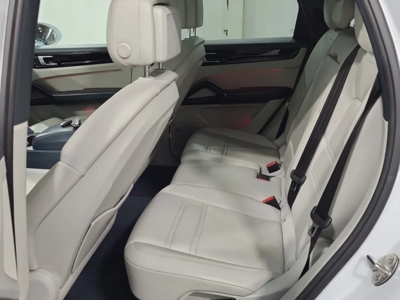 Porsche Cayenne 2022 AWD * БЕЗ ПЪРВОНАЧАЛНА ВНОСКА, снимка 13 - Автомобили и джипове - 53001306
