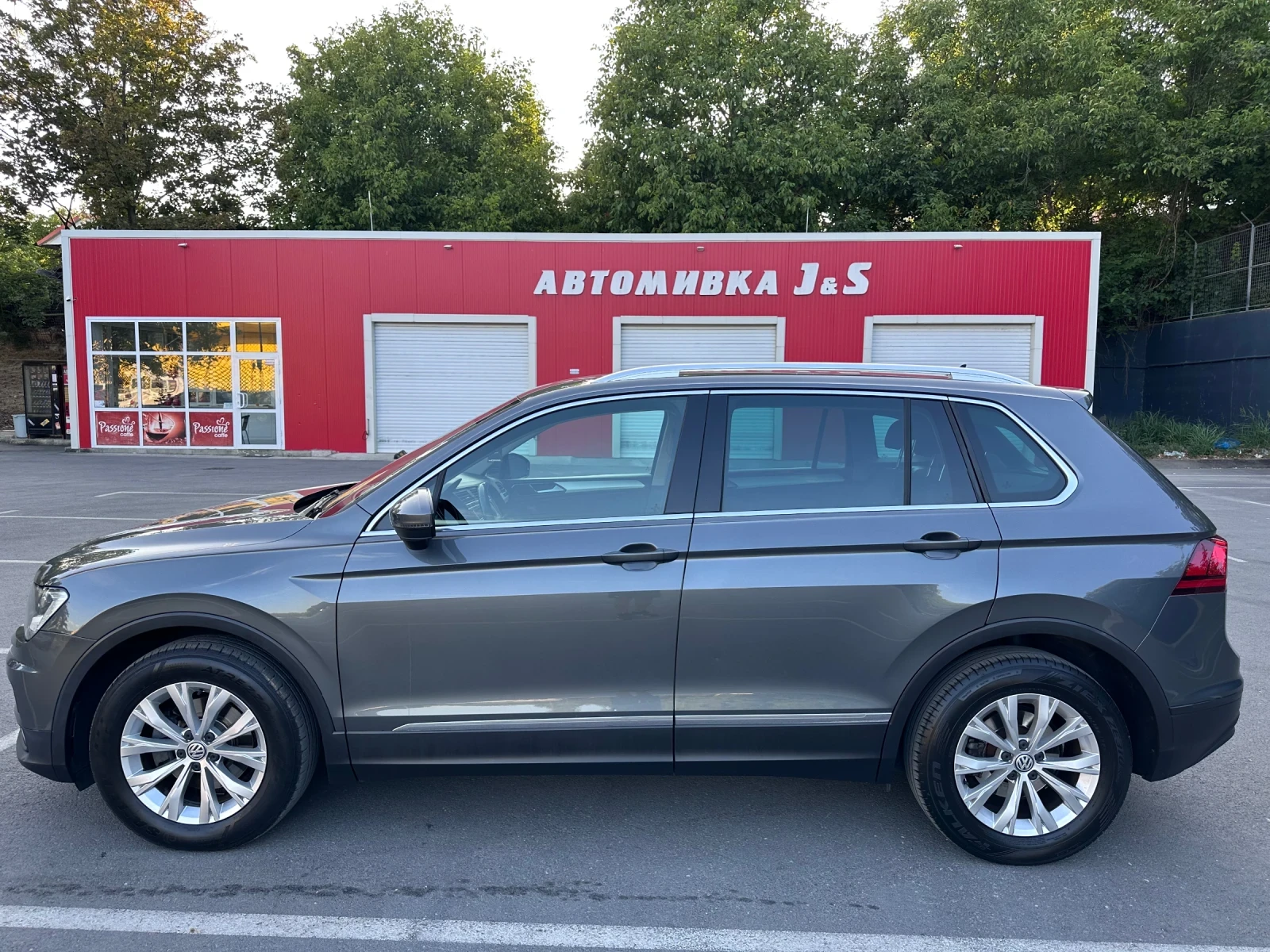 VW Tiguan 2.0TDI 7 DSG/ Дистроник/ Car Play/ Като Нова - изображение 3