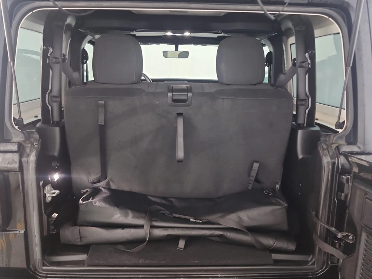 Jeep Wrangler *  *    *   *  | Mobile.bg   12