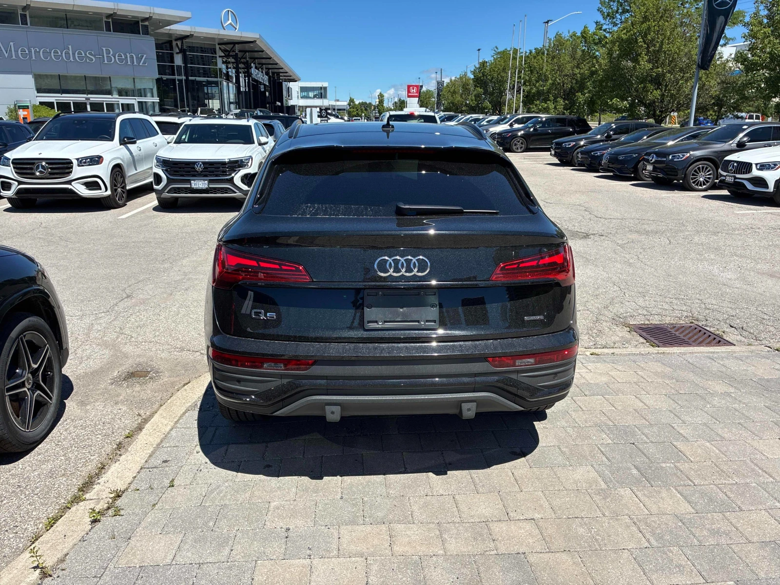 Audi Q5 Progressiv * Keyless * CARFAX * АВТО КРЕДИТ * , снимка 5 - Автомобили и джипове - 55016007