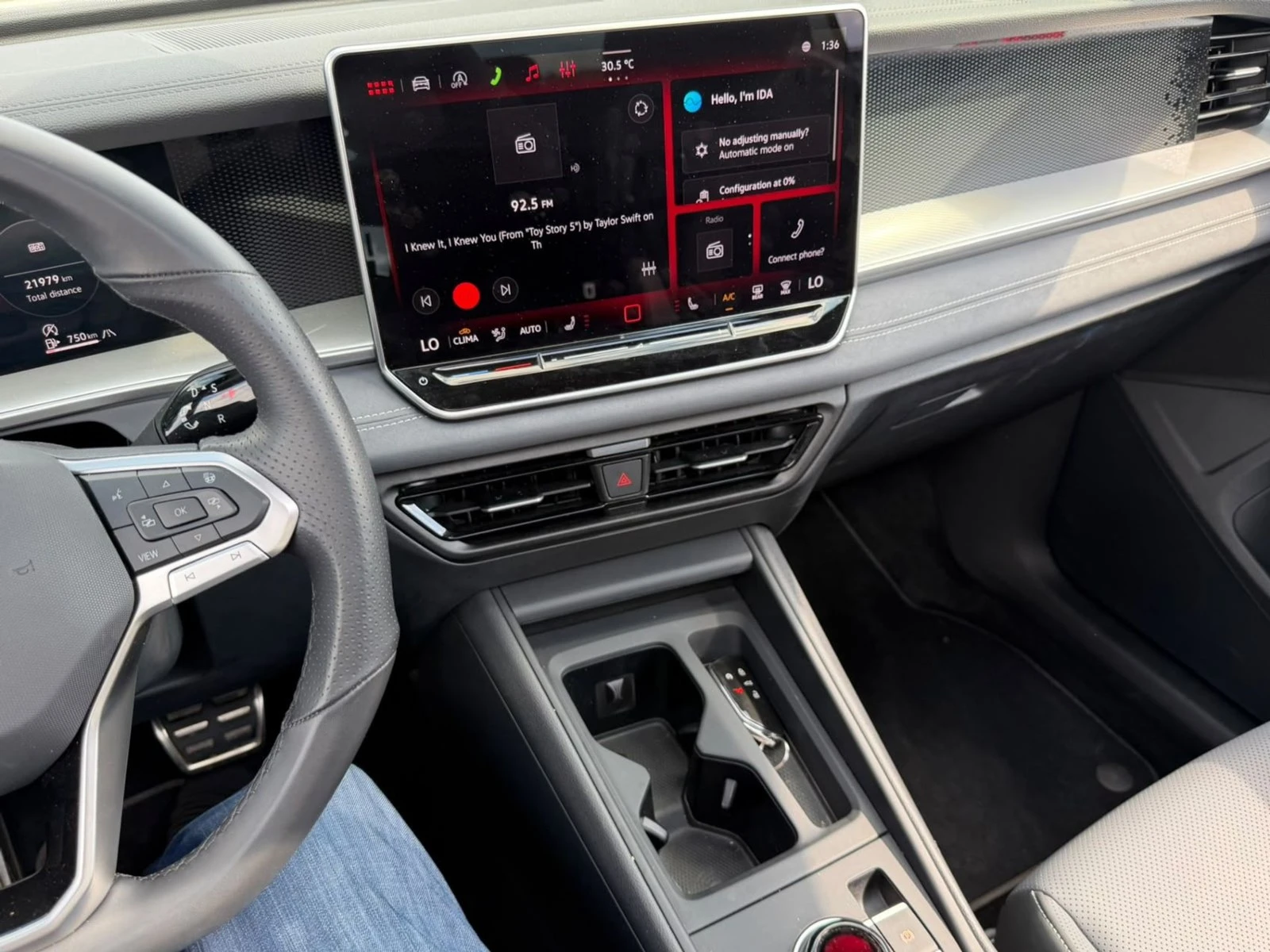 VW Tiguan Comfortline R-Line Black Edition, снимка 14 - Автомобили и джипове - 56330018