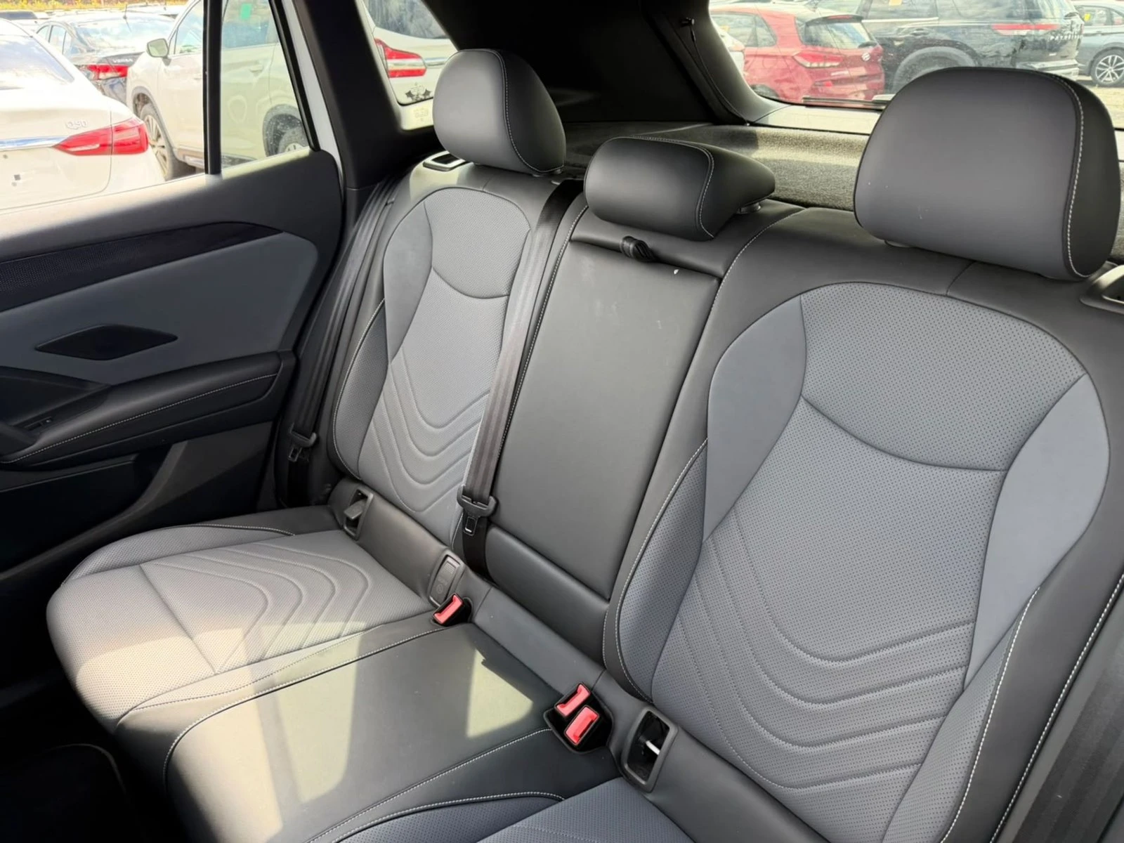 VW Tiguan Comfortline R-Line Black Edition, снимка 15 - Автомобили и джипове - 56330018