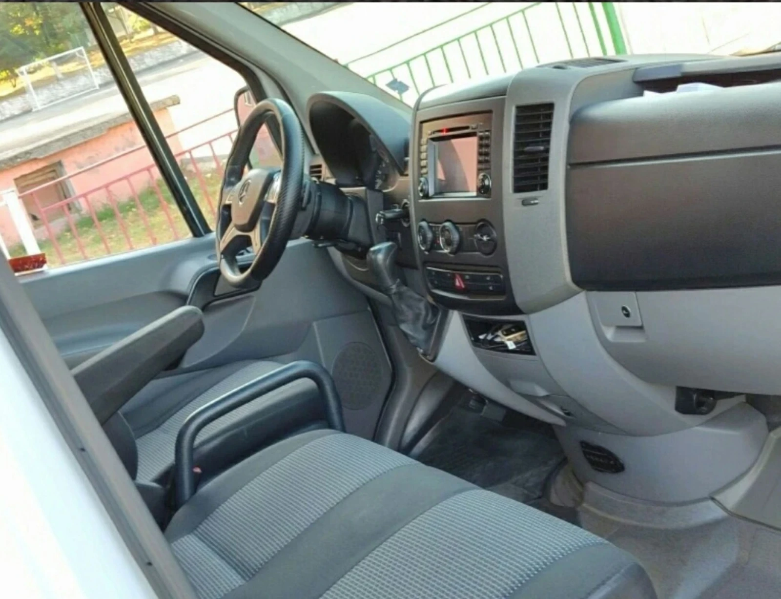 Mercedes-Benz Sprinter 316 Пътна помощ бензин-газ автомат - изображение 6