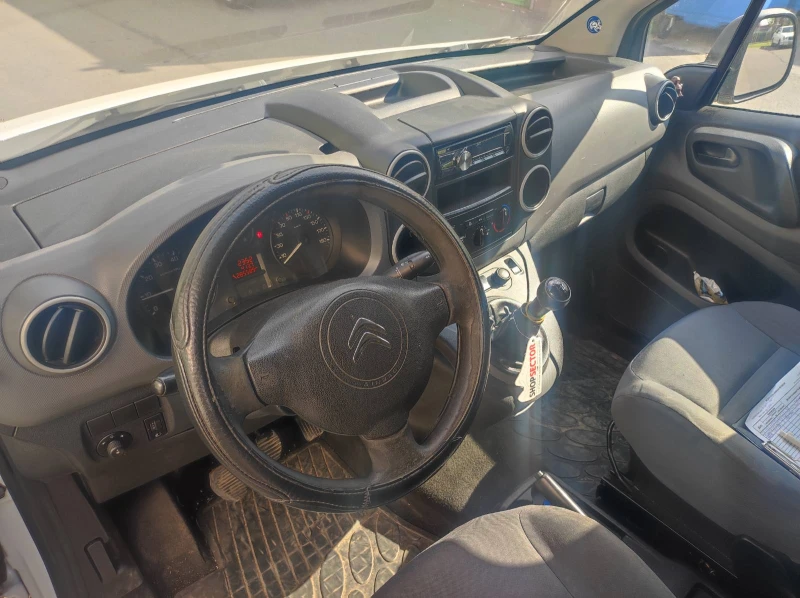 Citroen Berlingo 1.6 HDI, снимка 8 - Автомобили и джипове - 47602686