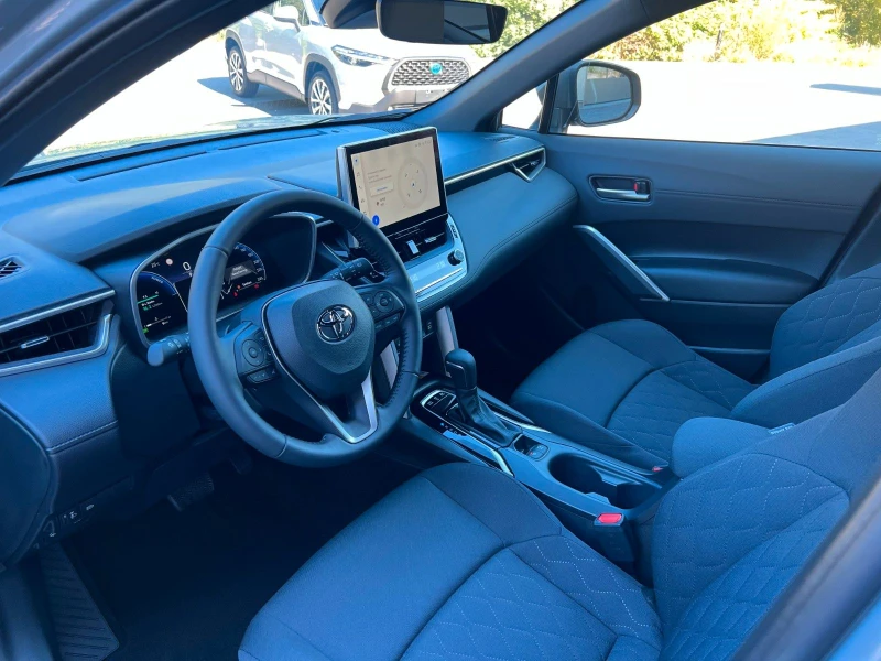 Toyota Corolla Cross HYBRID/140HP/LED/CAM/CARPLAY/293b, снимка 11 - Автомобили и джипове - 47632047