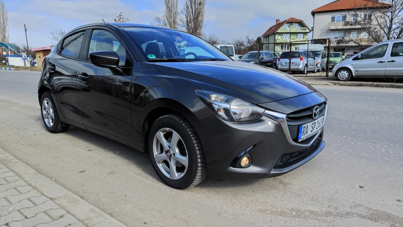 Mazda 2 1.5, снимка 3 - Автомобили и джипове - 49034838