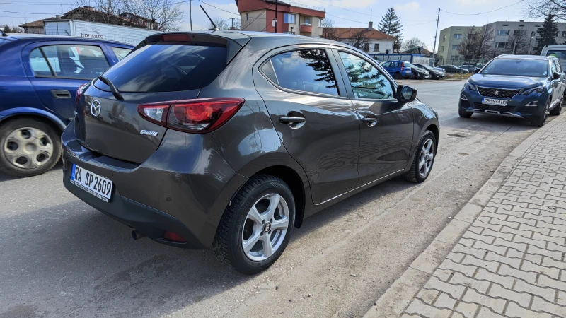 Mazda 2 1.5, снимка 5 - Автомобили и джипове - 49034838