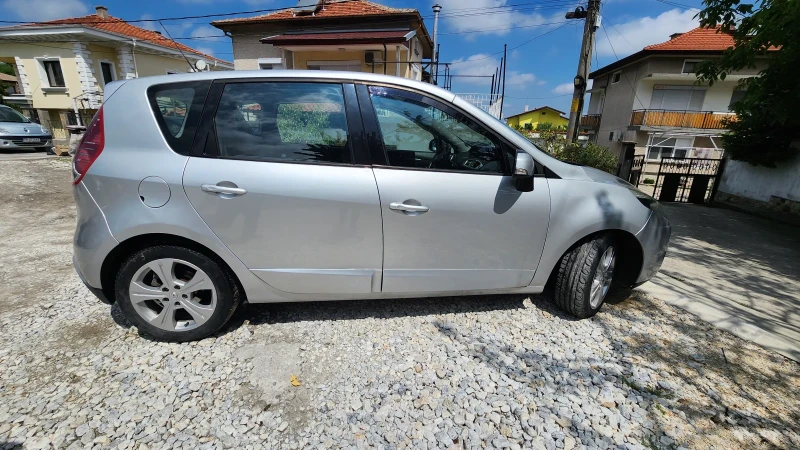 Renault Scenic, снимка 4 - Автомобили и джипове - 52672421