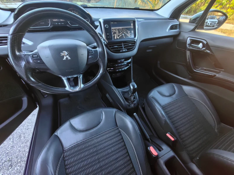 Peugeot 208 1.4 бензин 95 кс, Евро 5, Климатроник, Отлично , снимка 16 - Автомобили и джипове - 52215113