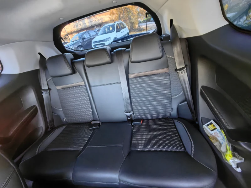 Peugeot 208 1.4 бензин 95 кс, Евро 5, Климатроник, Отлично , снимка 17 - Автомобили и джипове - 52215113