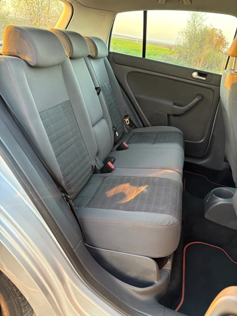 VW Golf Plus 1.9TDI 105КС Spring Edition, снимка 13 - Автомобили и джипове - 52514686