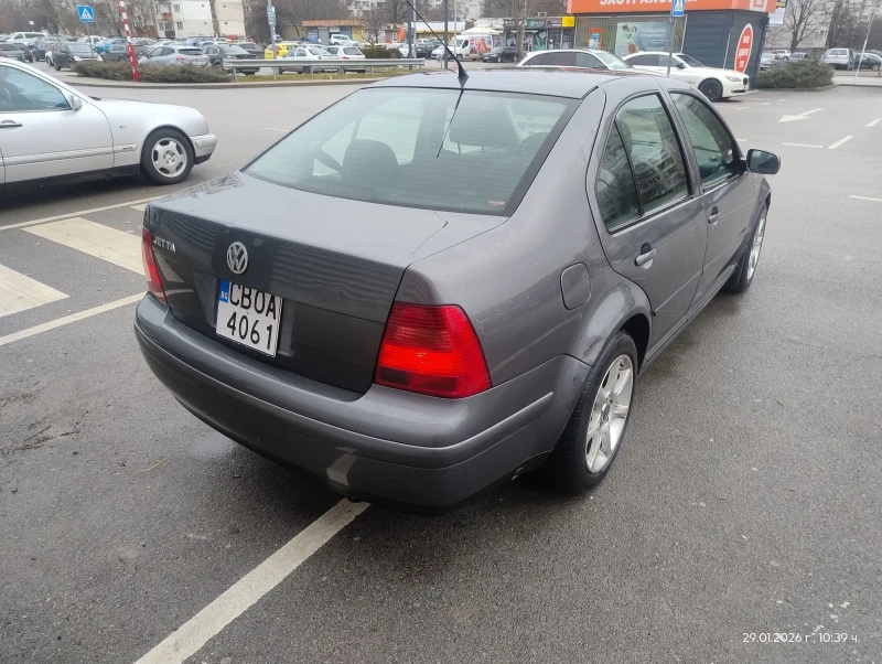 VW Bora 2.0газ автоматик, снимка 8 - Автомобили и джипове - 53376000