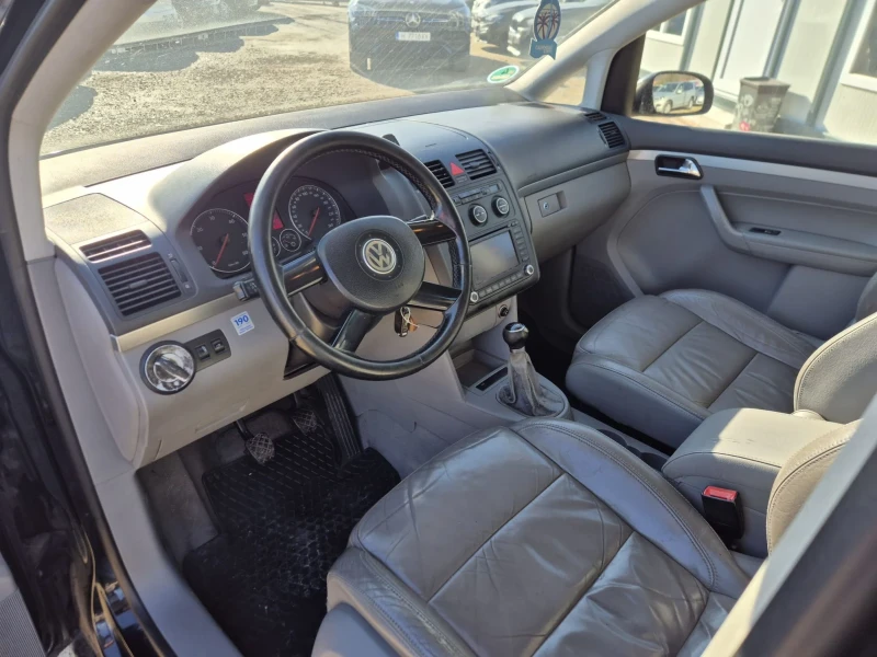 VW Touran 2.0TDI , снимка 8 - Автомобили и джипове - 52824871