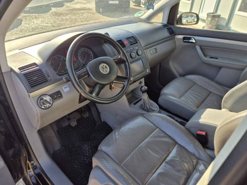VW Touran 2.0TDI , снимка 7 - Автомобили и джипове - 52824871
