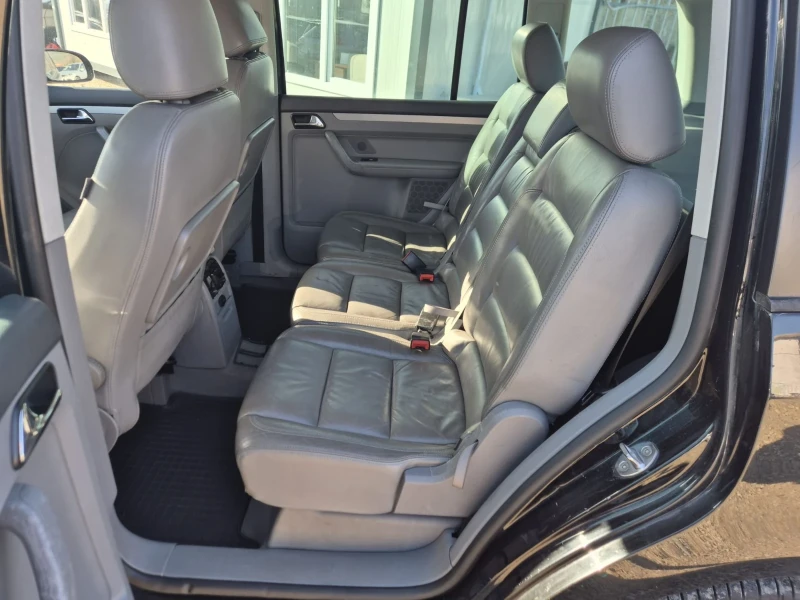 VW Touran 2.0TDI , снимка 12 - Автомобили и джипове - 52824871