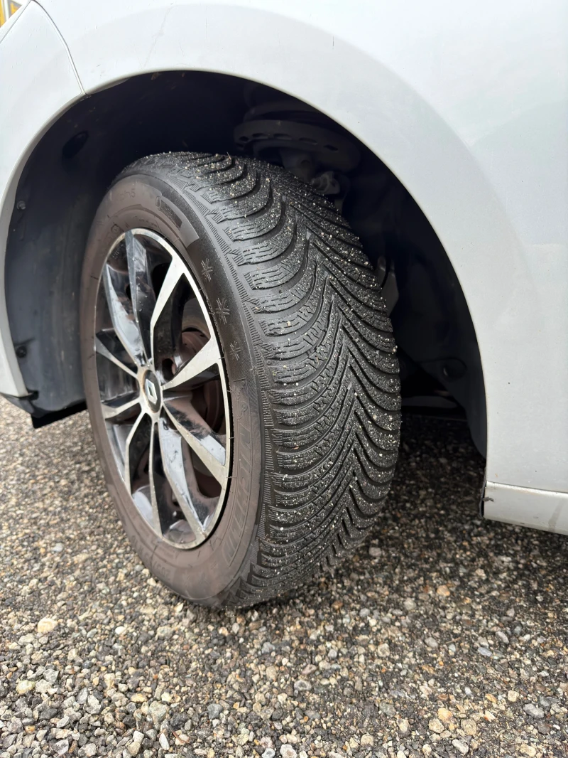 Renault Megane 1.5 dCI Зимни гуми, снимка 13 - Автомобили и джипове - 53021917