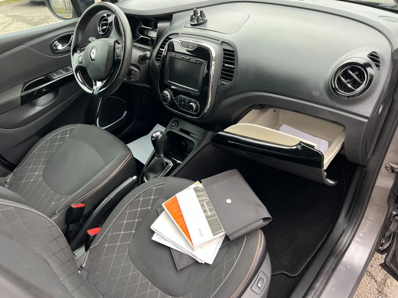 Renault Captur 1.2TCe Keyless Go Navi Kamera, снимка 15 - Автомобили и джипове - 53357839