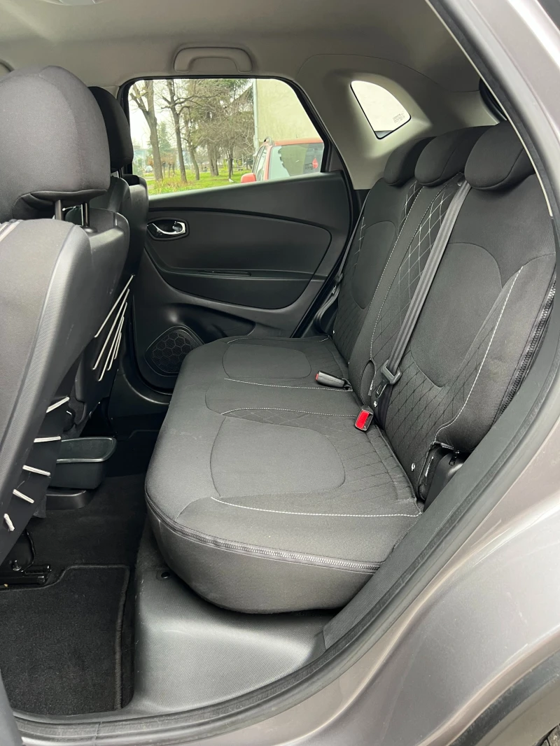 Renault Captur 1.2TCe Keyless Go Navi Kamera, снимка 16 - Автомобили и джипове - 53357839