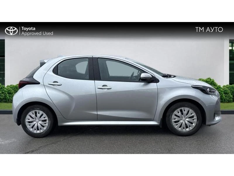 Toyota Yaris 1.5 HSD LIGHT, снимка 16 - Автомобили и джипове - 49719961