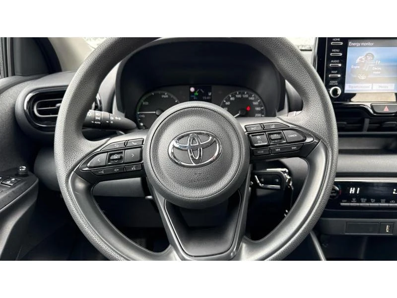 Toyota Yaris 1.5 HSD LIGHT, снимка 13 - Автомобили и джипове - 49719961