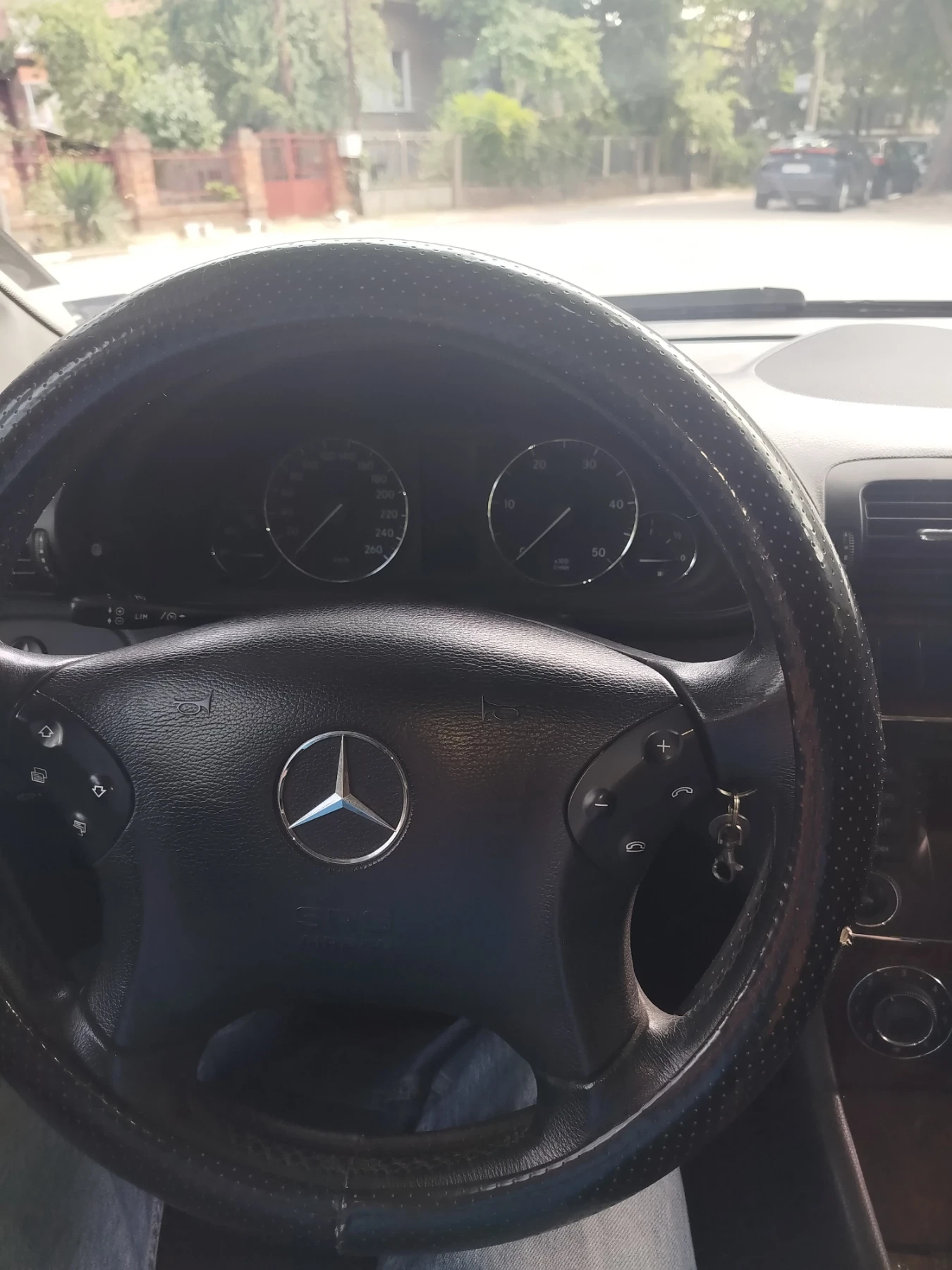 Mercedes-Benz 200 C 200 CDI - изображение 4