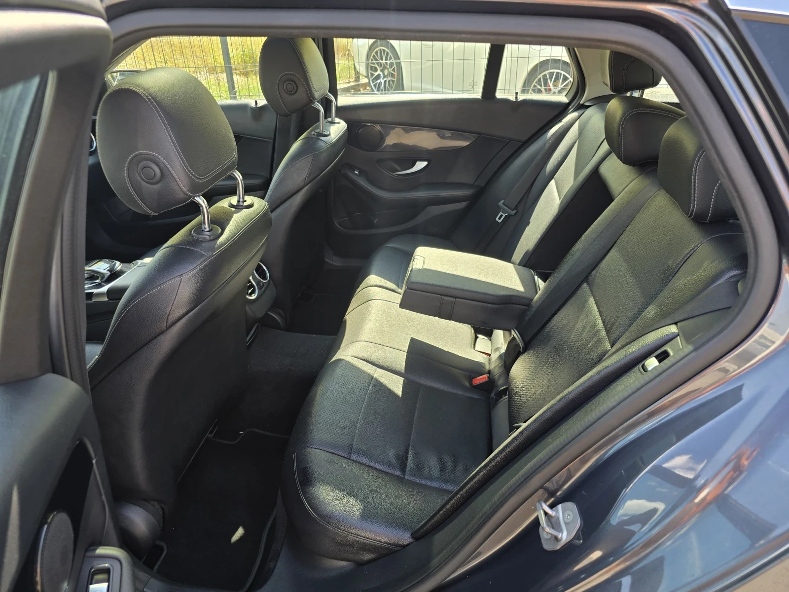 Mercedes-Benz C 220 4MATIC/SPORT/CAMERA - изображение 10