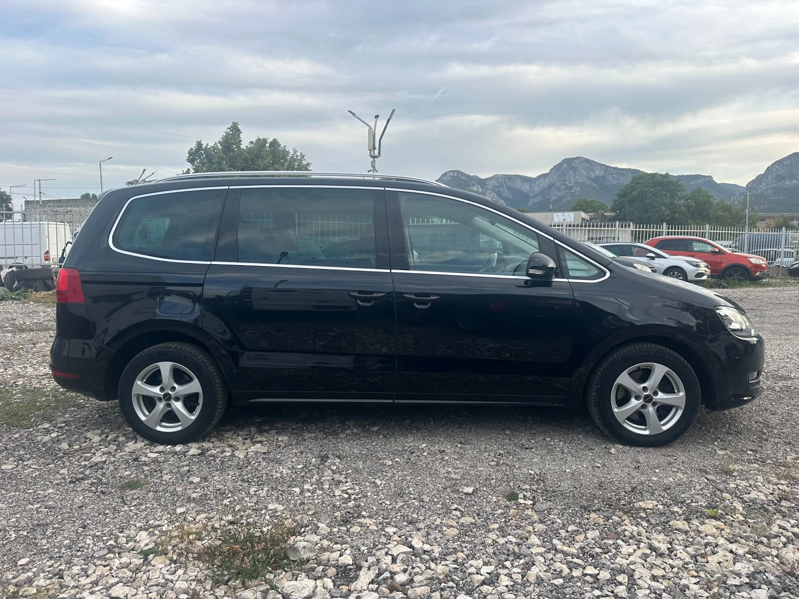 VW Sharan 2.0TDI 140kc 4x4 7mesten FULLL - изображение 2