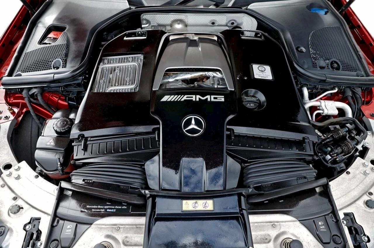 Mercedes-Benz E 63 AMG  - изображение 7