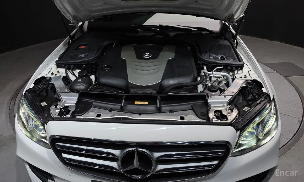 Mercedes-Benz E 350  - изображение 6