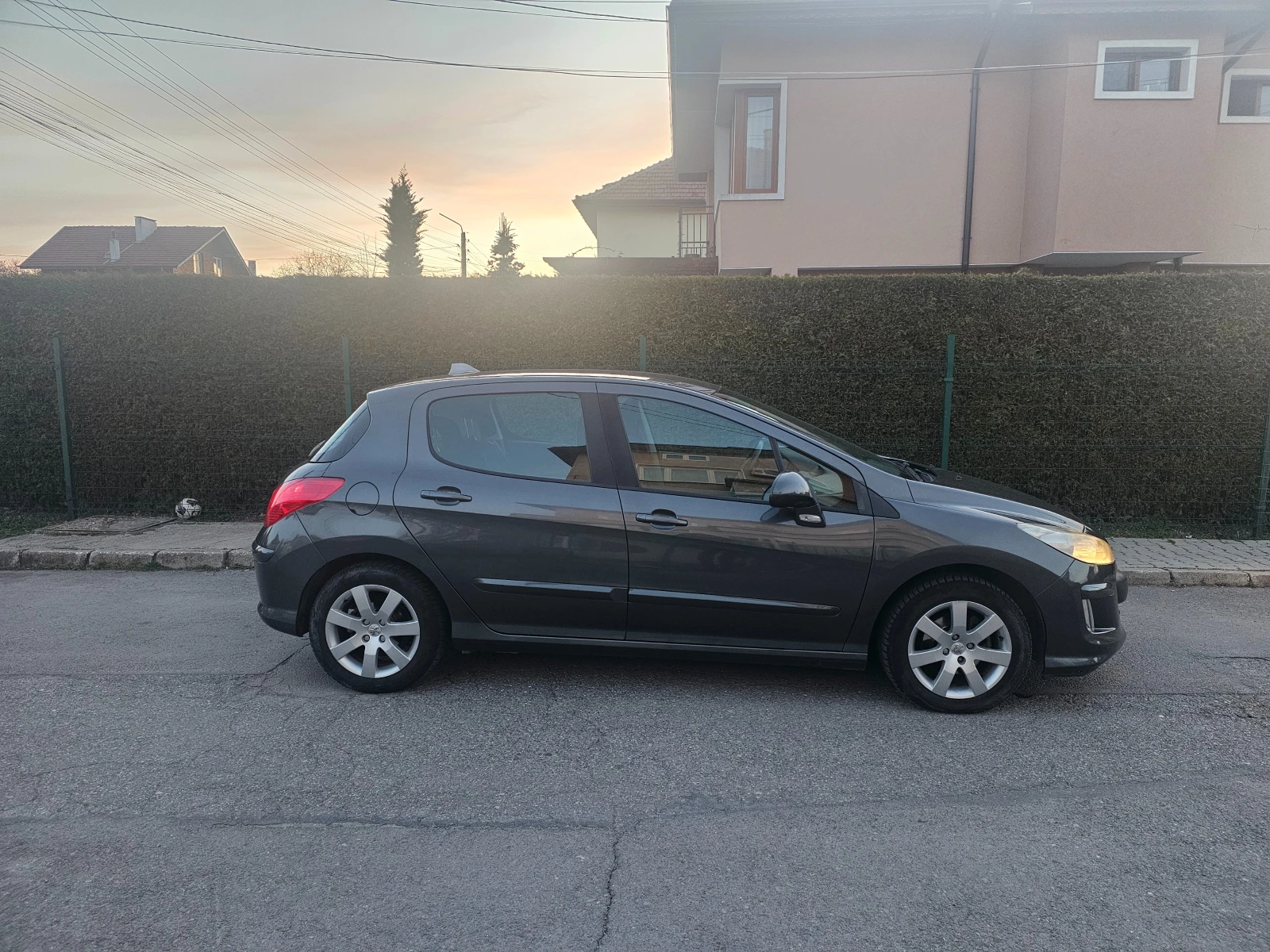 Peugeot 308 Газ-инж-Гаражно, снимка 9 - Автомобили и джипове - 53853744