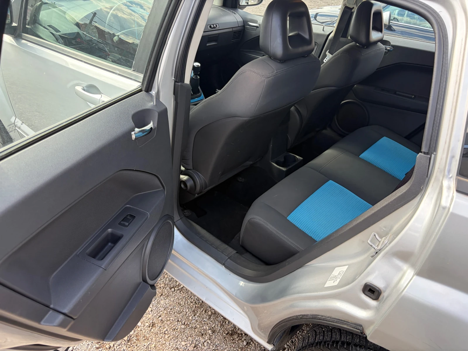 Dodge Caliber, снимка 11 - Автомобили и джипове - 54316421