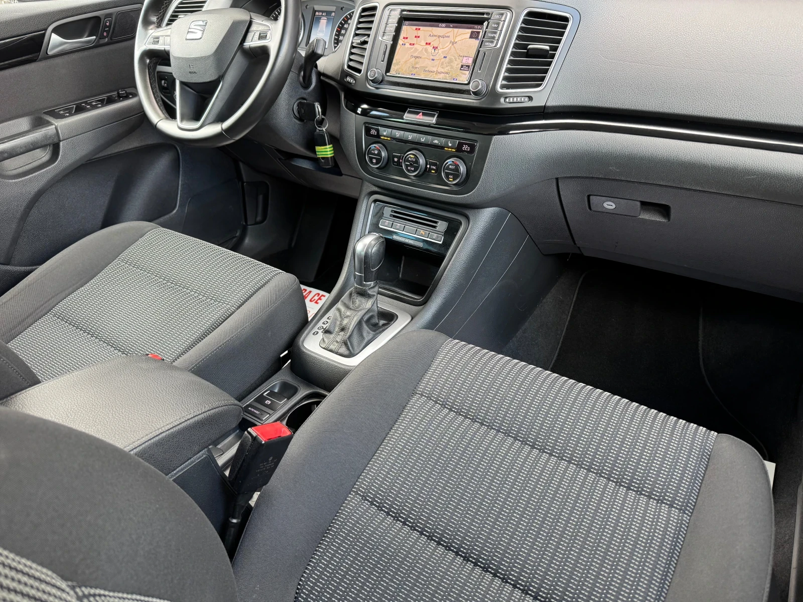 Seat Alhambra * 2.0TDI* FACE* HIGHLINE* DSG-6* NAVI* TOP* , снимка 12 - Автомобили и джипове - 54461250
