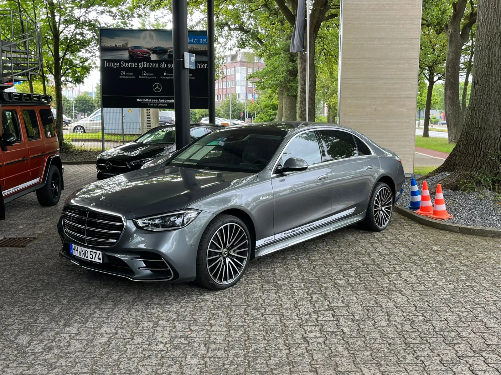Mercedes-Benz S 400 AMG 4matic, снимка 15 - Автомобили и джипове - 54679565