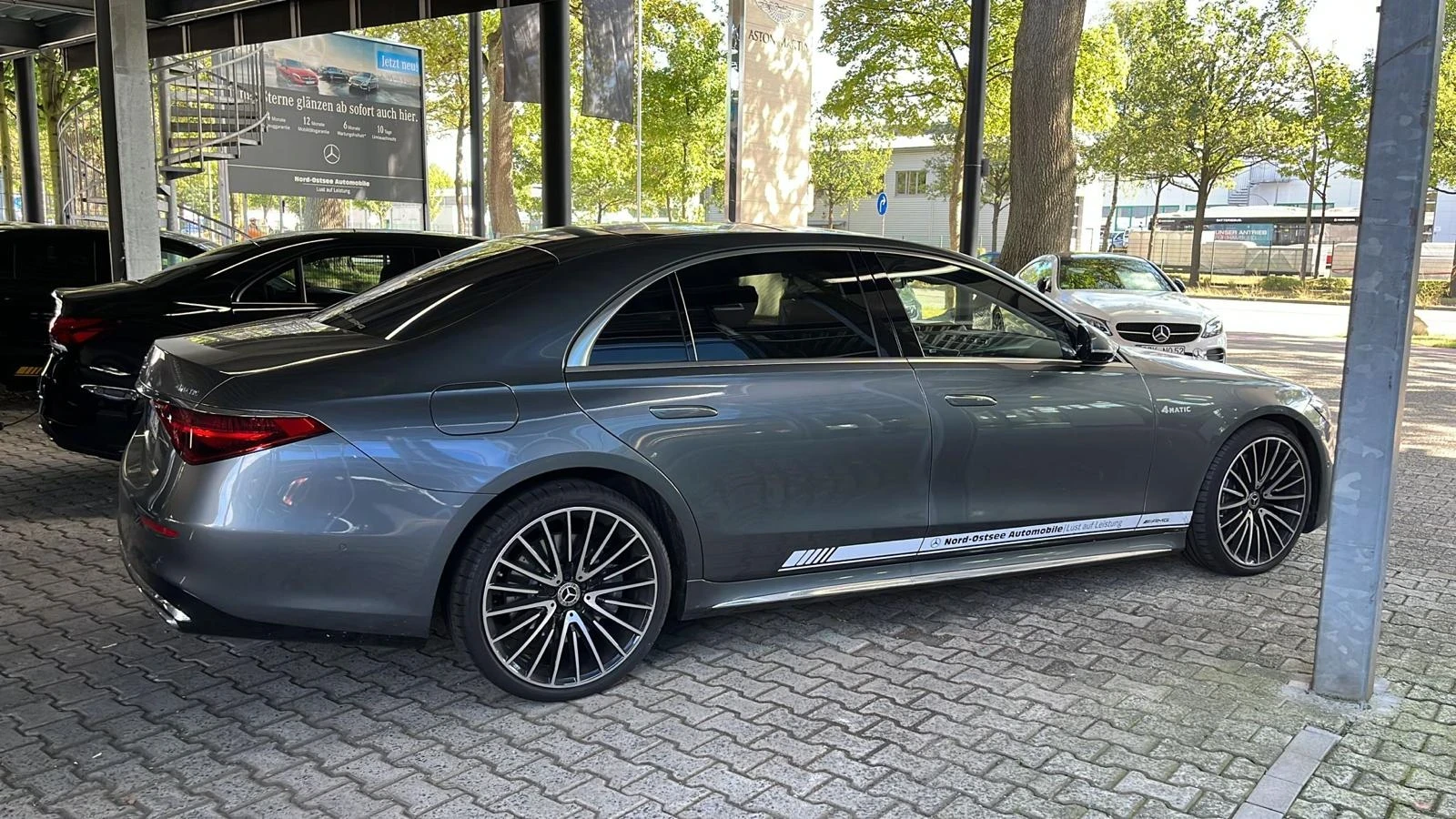 Mercedes-Benz S 400 AMG 4matic, снимка 10 - Автомобили и джипове - 54679565