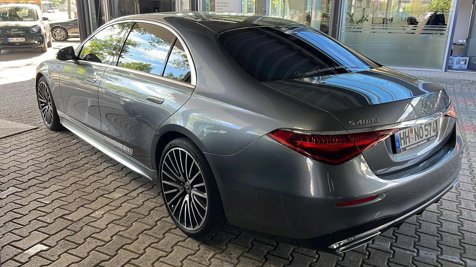 Mercedes-Benz S 400 AMG 4matic, снимка 11 - Автомобили и джипове - 54679565