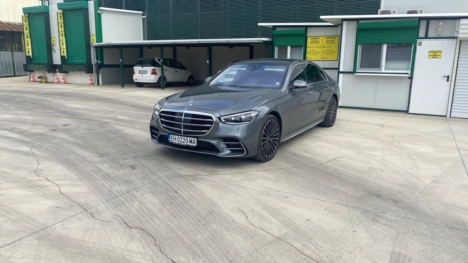 Mercedes-Benz S 400 AMG 4matic, снимка 12 - Автомобили и джипове - 54679565