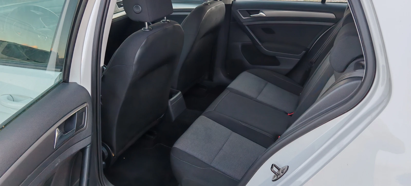 VW Golf 1.2 TSI E5B, снимка 17 - Автомобили и джипове - 54975905