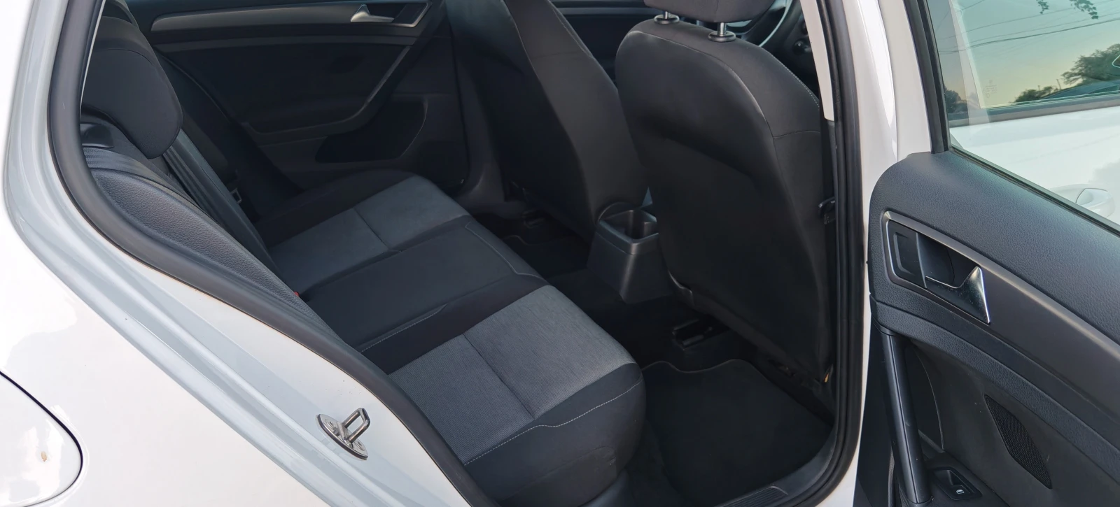 VW Golf 1.2 TSI E5B, снимка 16 - Автомобили и джипове - 54975905