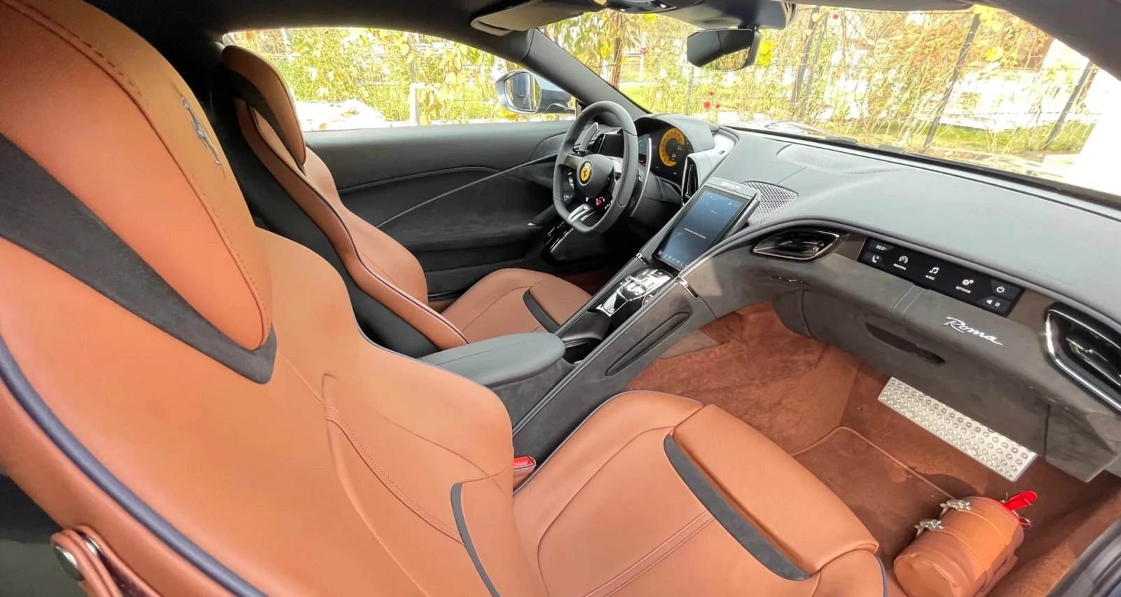 Ferrari Roma 3.9 V8, снимка 8 - Автомобили и джипове - 55395385