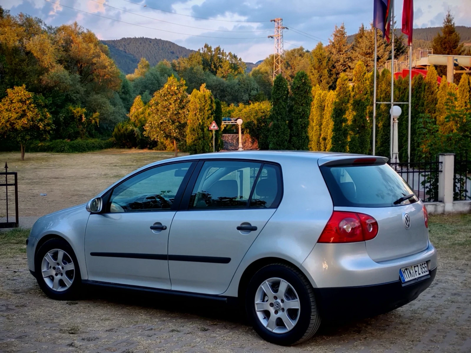 VW Golf 1.9TDI(BKC)(105)* КЛИМАТРОНИК* НОВ ВНОС* , снимка 5 - Автомобили и джипове - 55598657