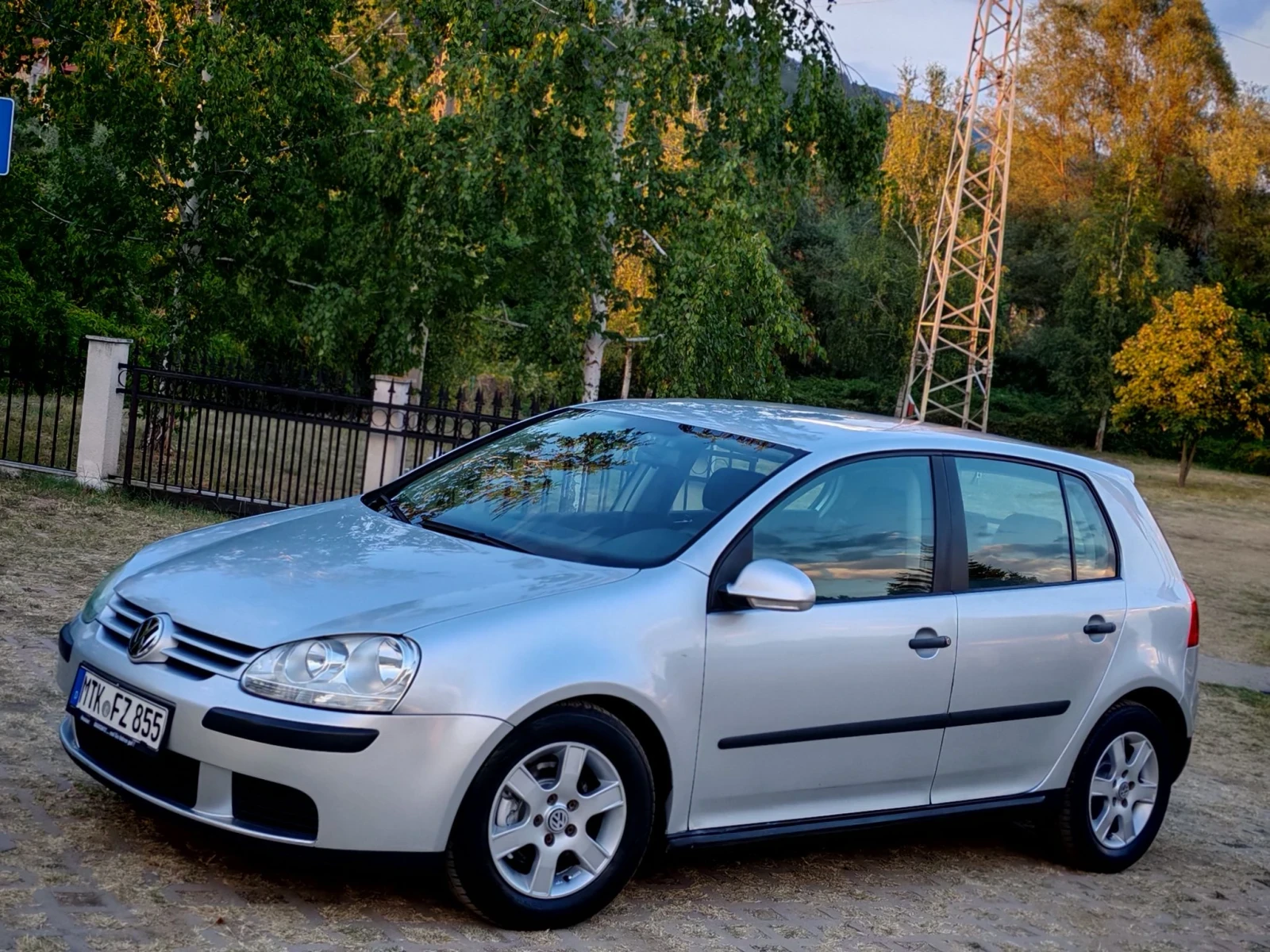 VW Golf 1.9TDI(BKC)(105)* КЛИМАТРОНИК* НОВ ВНОС* , снимка 3 - Автомобили и джипове - 55598657