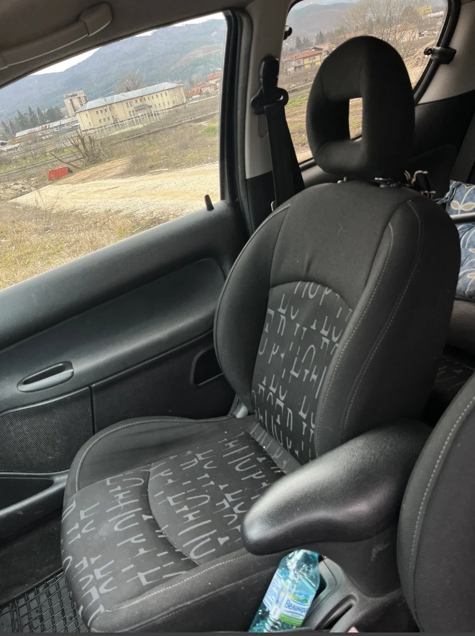 Peugeot 206 2.0 HDI 90, снимка 8 - Автомобили и джипове - 55605037