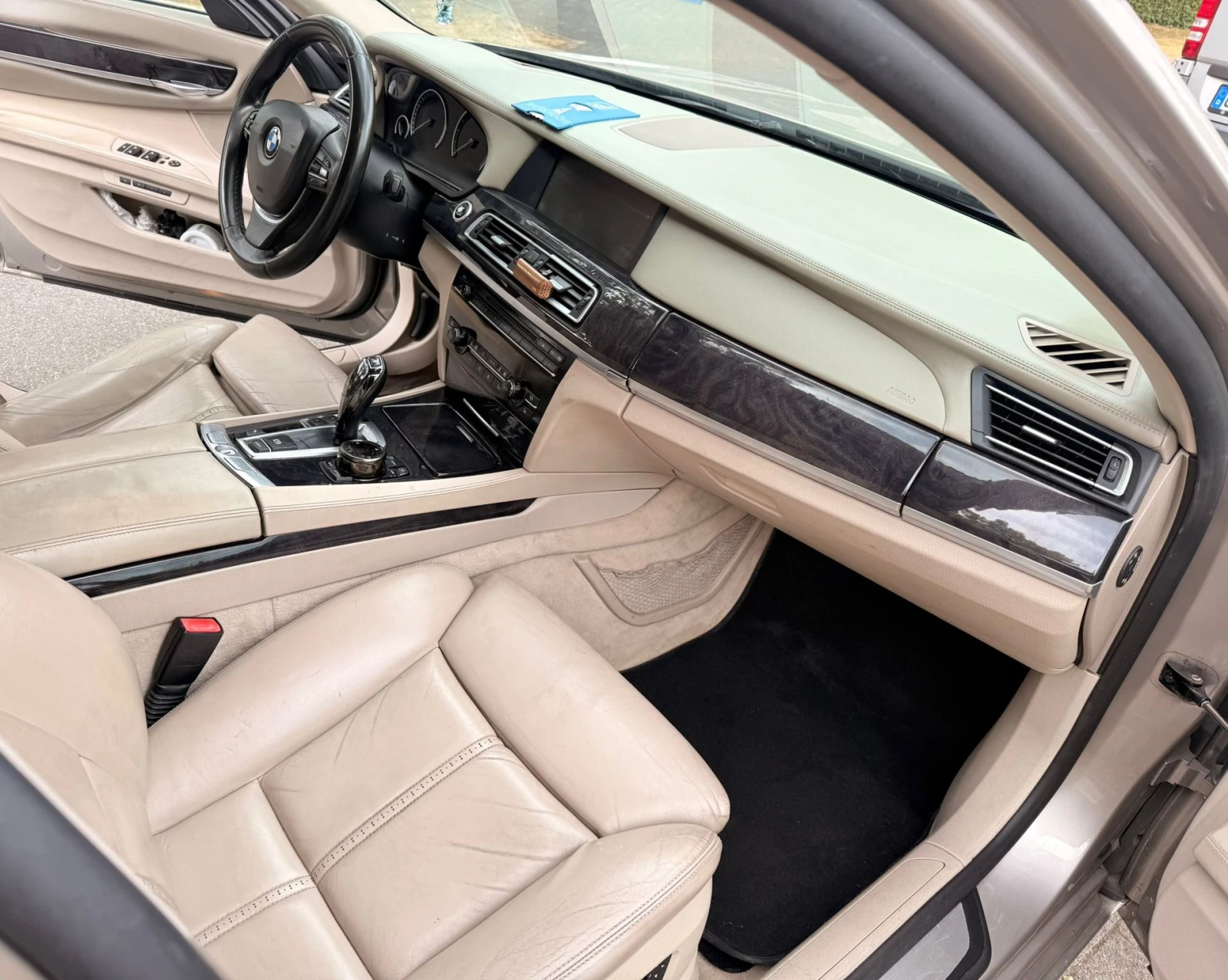 BMW 730 ОЧАКВАН ВНОС ! M-pack* Soft-close* 3xTV* HeadUp, снимка 8 - Автомобили и джипове - 55861138