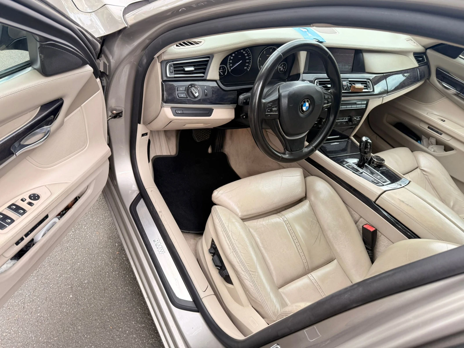 BMW 730 ОЧАКВАН ВНОС ! M-pack* Soft-close* 3xTV* HeadUp, снимка 7 - Автомобили и джипове - 55861138