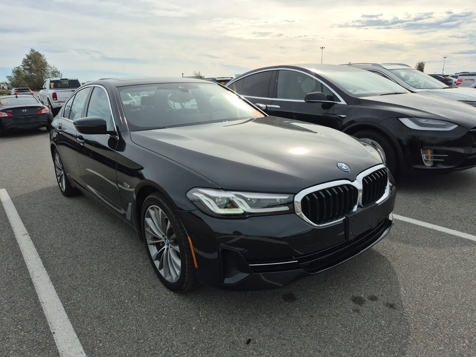 BMW 530E * Един собственик * Без инциденти * CARFAX * , снимка 2 - Автомобили и джипове - 56065788