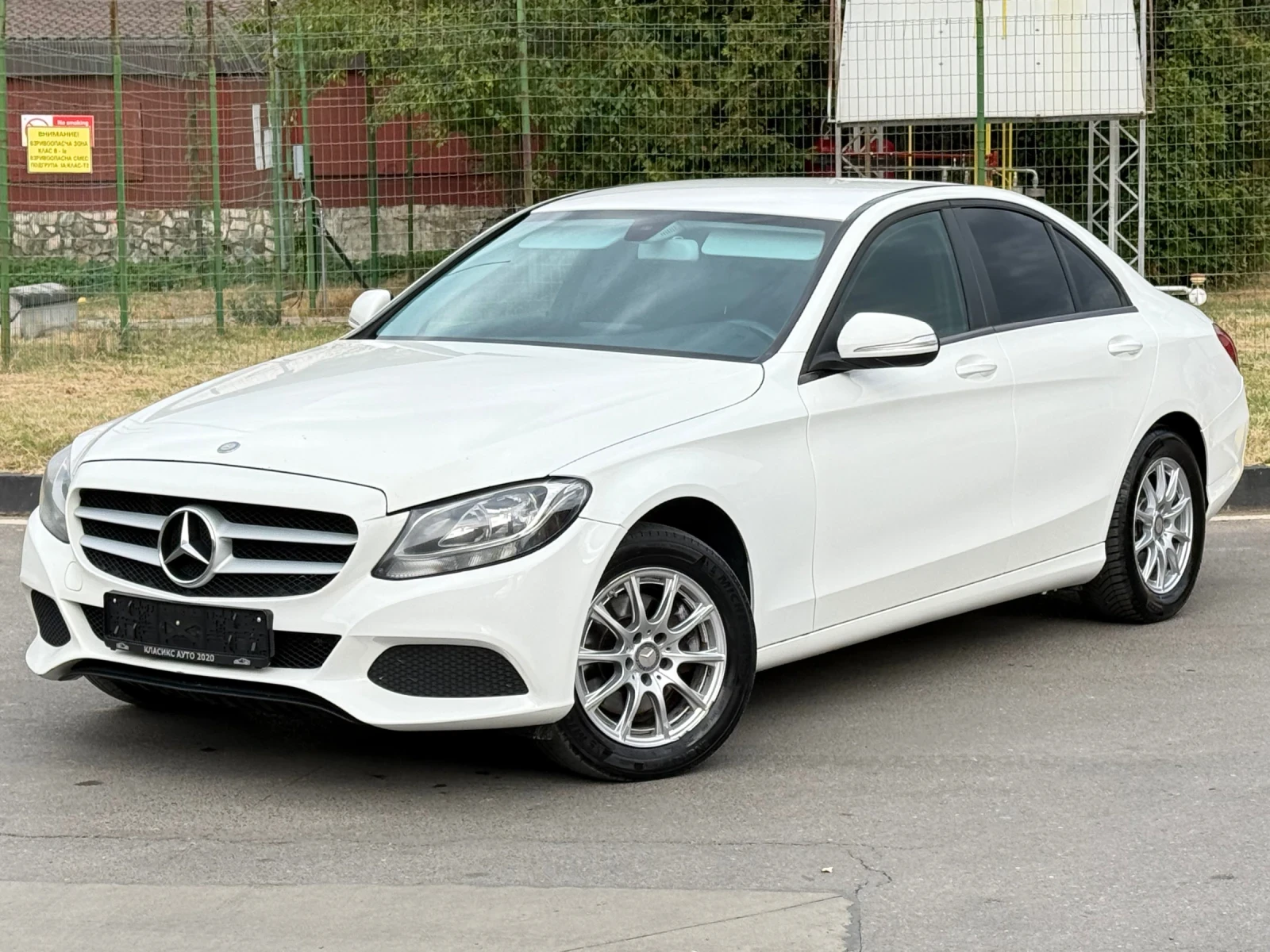 Mercedes-Benz C 220  Автоматик/Кожа/Навигация, снимка 2 - Автомобили и джипове - 56274722