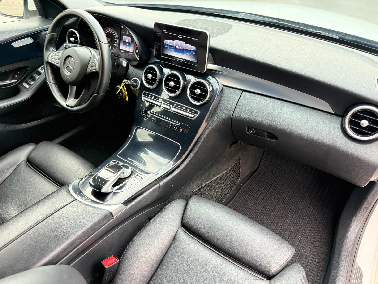 Mercedes-Benz C 220  Автоматик/Кожа/Навигация, снимка 14 - Автомобили и джипове - 56274722